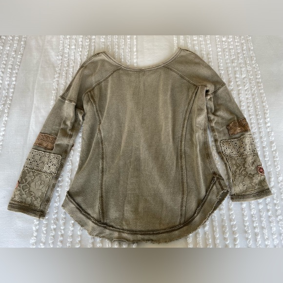 Light olive green Free People sweater size XS - Picture 2 of 3